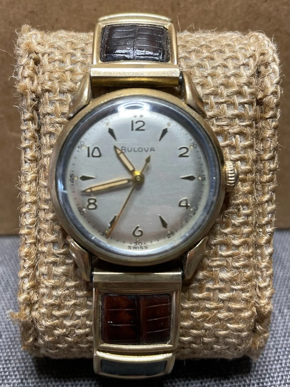 Vintage Bulova Commodore Wristwatch Circa 1950’s Gold Tone & Alligator Leather